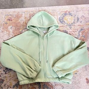 💚PASTEL GREEN ZIP-UP HOODIE